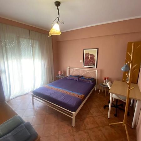 Όμορφο, Άνετο Ζεστά Διακοσμημένο Διαμέρισμα Thérmi Eksteriør bilde